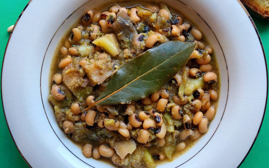 ZUPPA AUTUNNALE DI FAGIOLI DALL’OCCHIO NERO E VERDURE